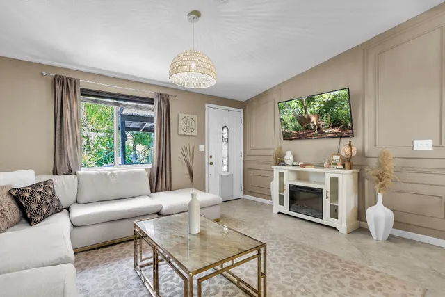 $4,000 | 117 Sandy Circle West, Big Pine Key, FL 33043