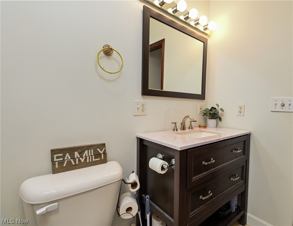 9196 Briar Road Magnolia, OH 44643 - Photo 13 of 30 Master Bath