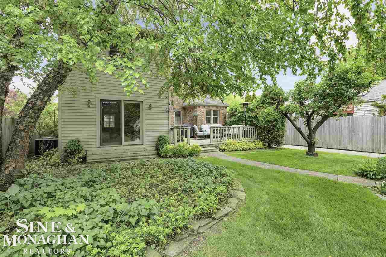 764 Lincoln Road Grosse Pointe, MI 48230 - Photo 32 of 45 50076497-31.JPG