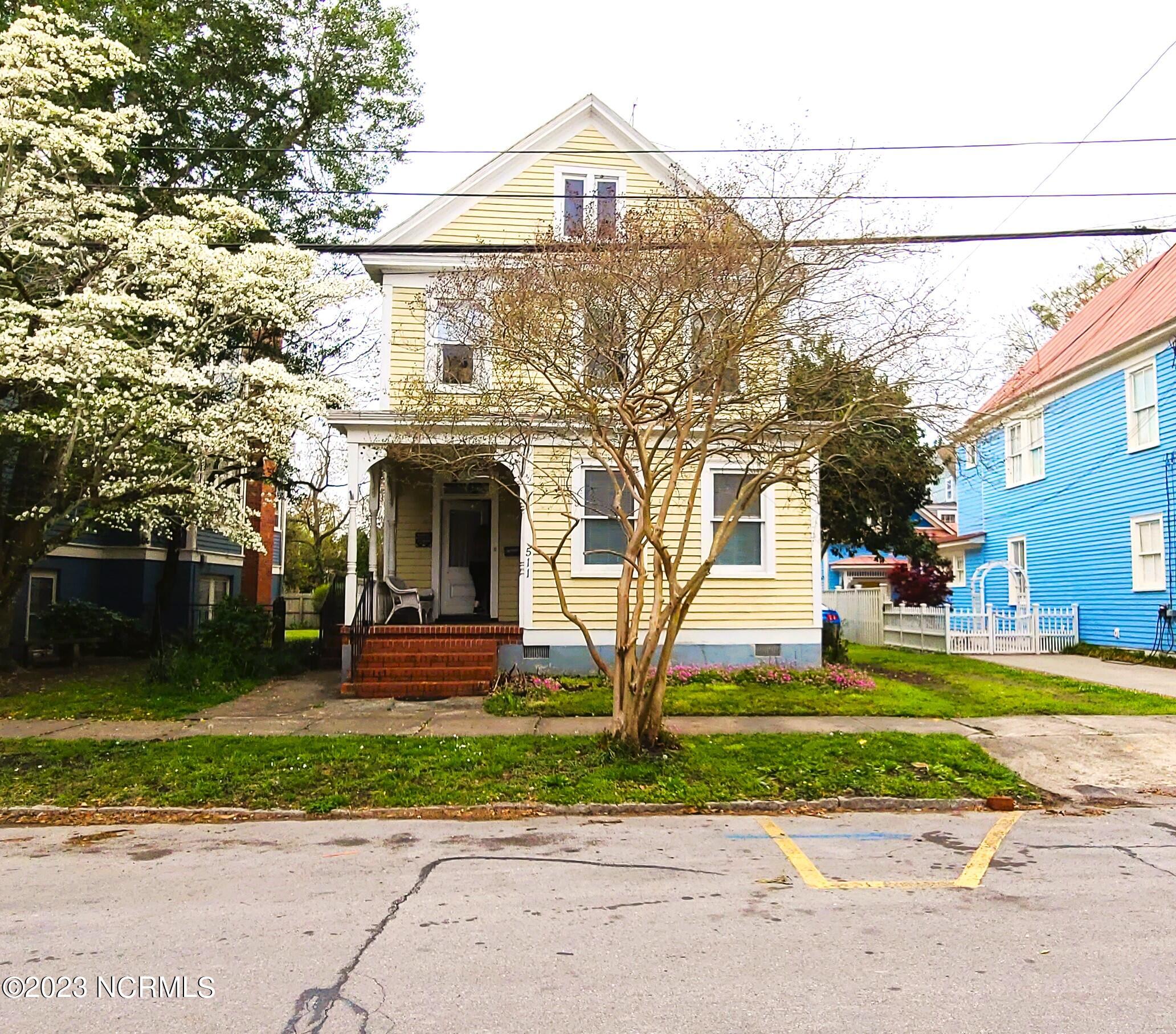 511 Middle Street New Bern, NC 28560 - Photo 1 of 29 I am waiting for a new family