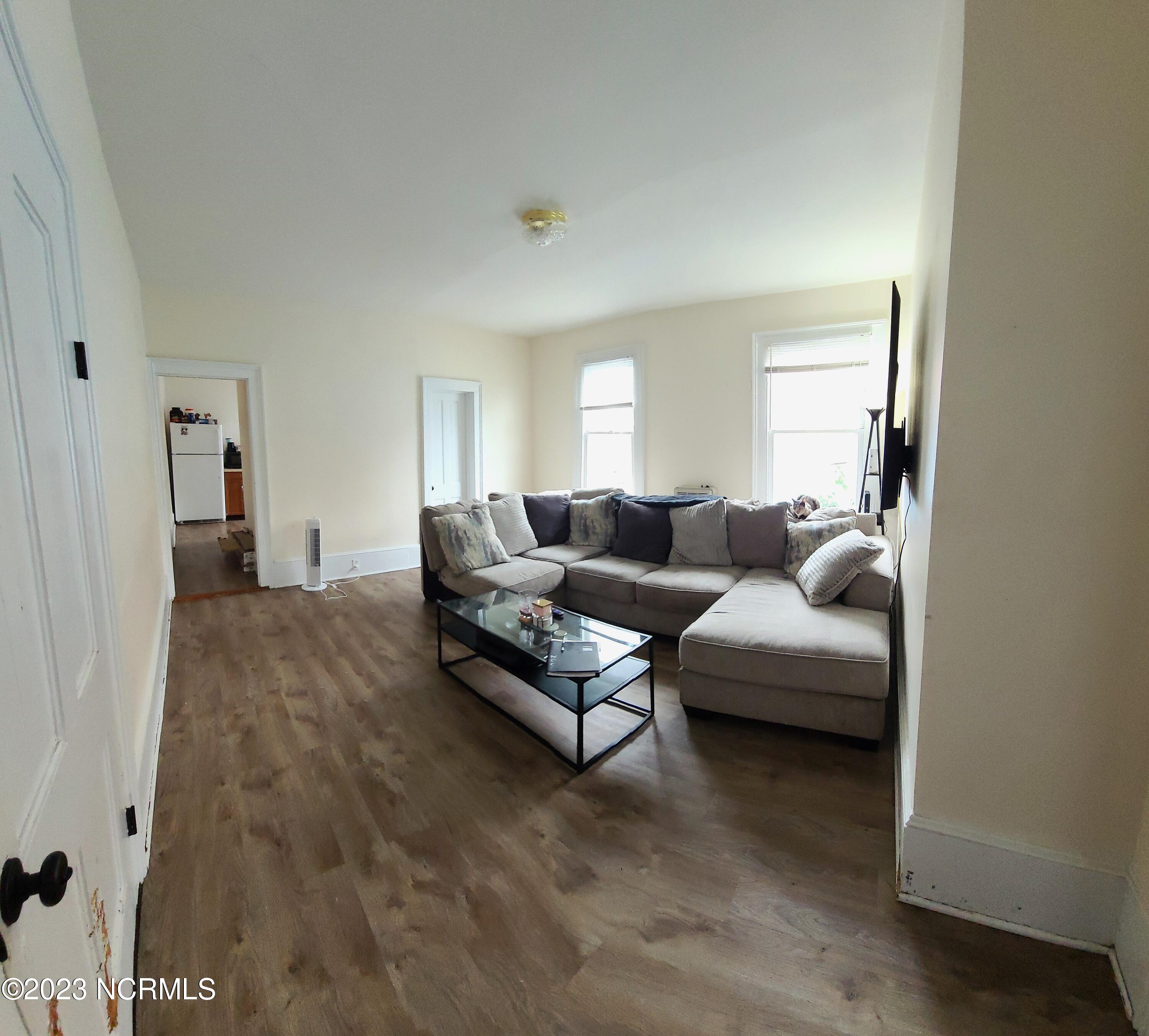511 Middle Street New Bern, NC 28560 - Photo 18 of 29 LR1.AptB