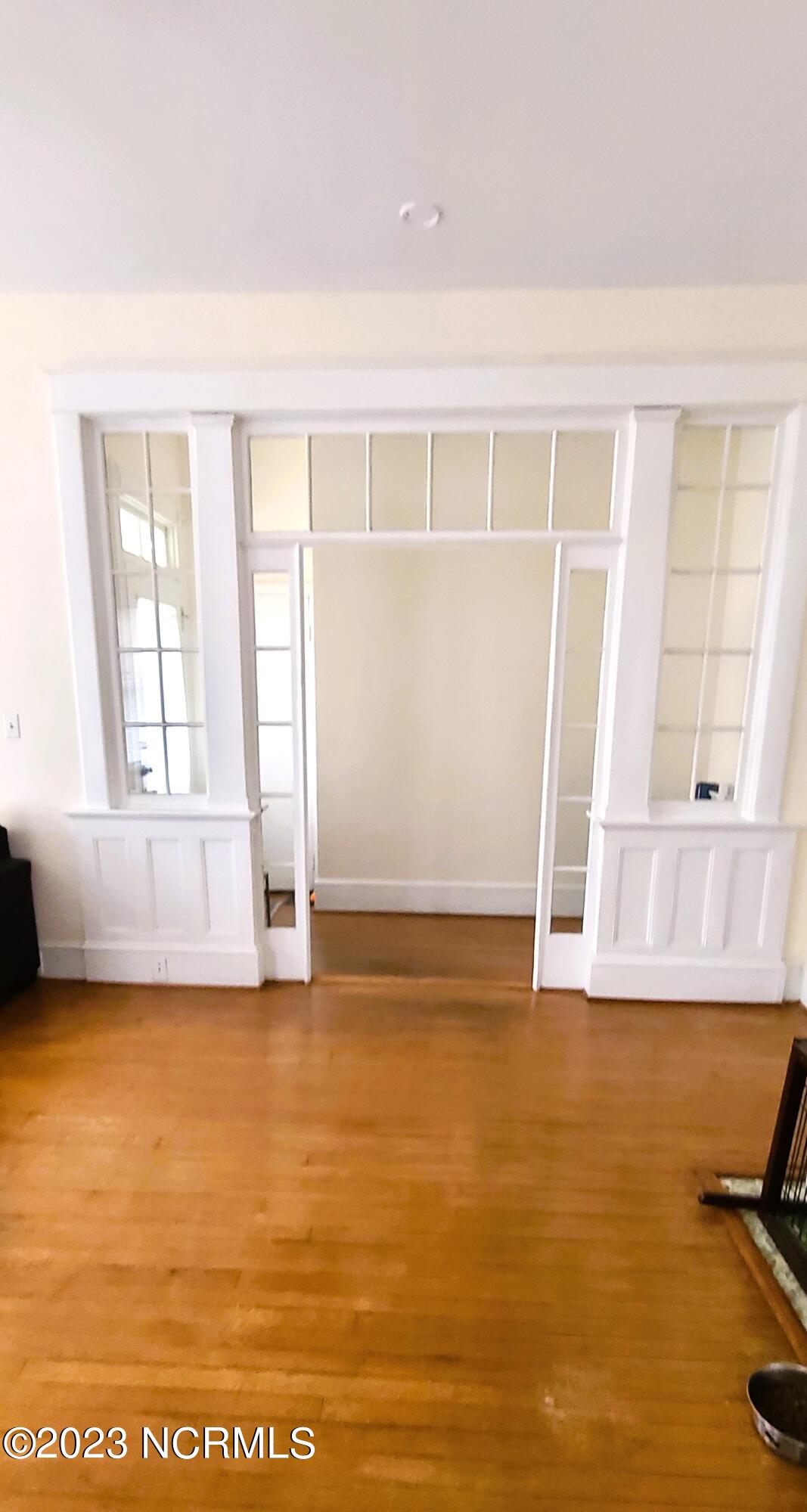 511 Middle Street New Bern, NC 28560 - Photo 3 of 29 Apartment A