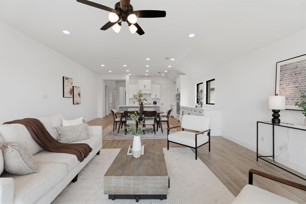 1321 Old Rocksprings Pass Mansfield, TX 76063 - Photo 3 of 40