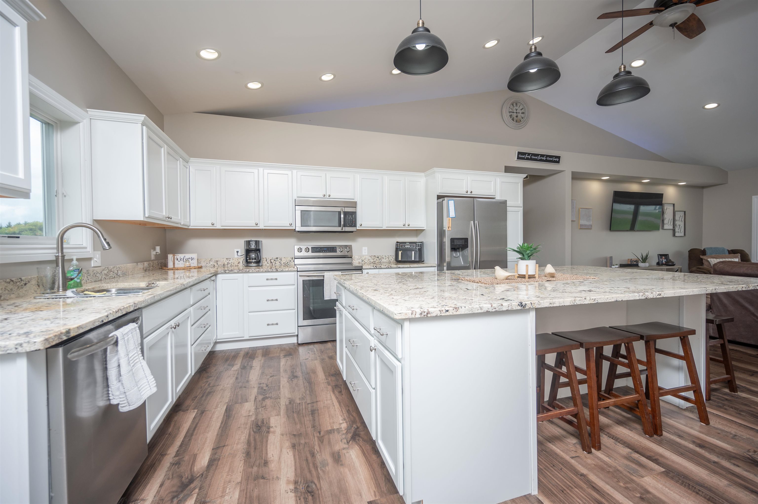 1073 East Blanchard Road Shepherd, MI 48883 - Photo 5 of 30 1915627-4.JPG