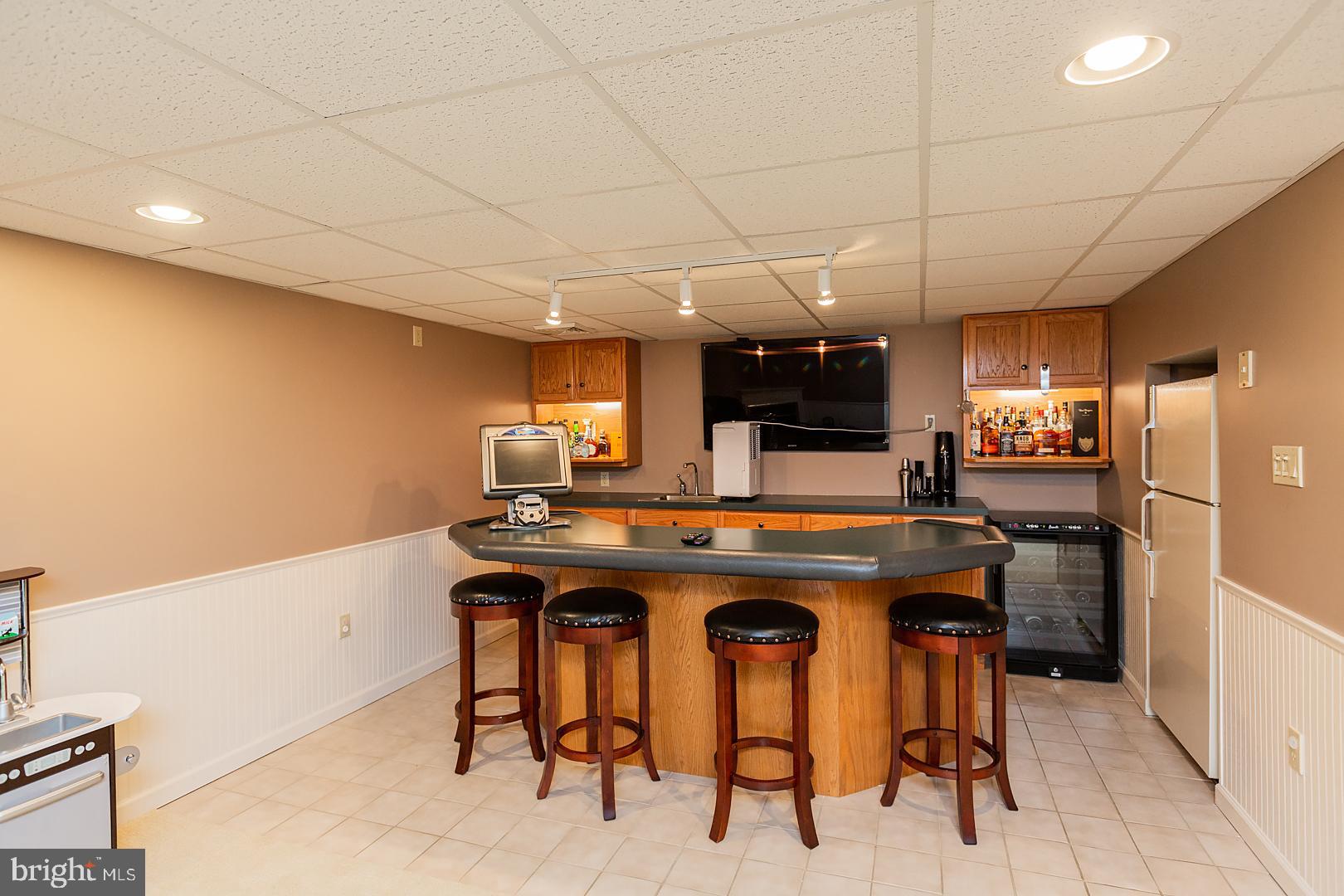 160 Olde Field Drive Lititz, PA 17543 - Photo 42 of 56 Bar area in entertainment room