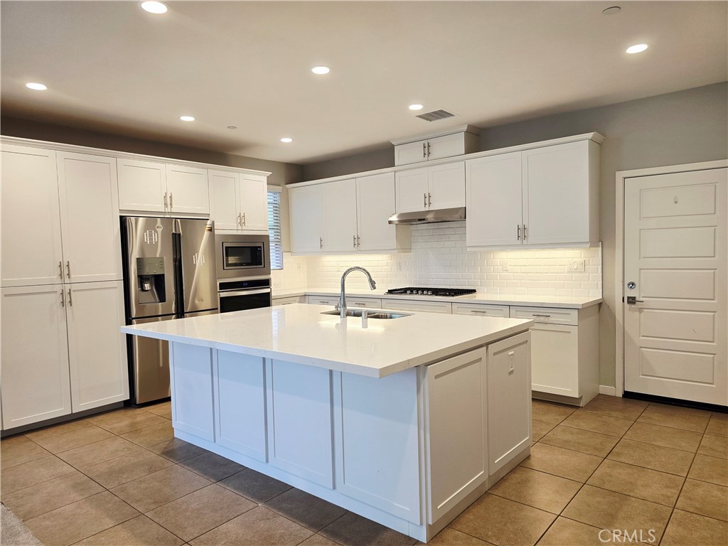 132 Modjeska Irvine, CA 92618 - Photo 5 of 15