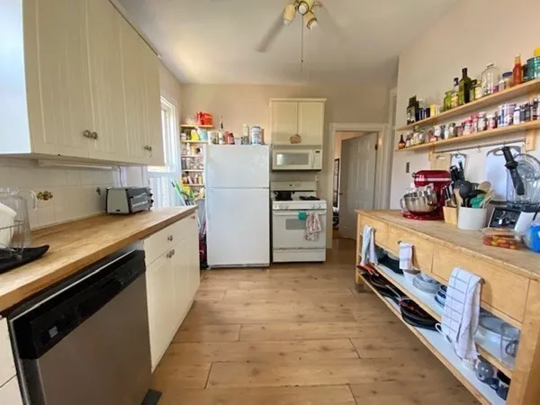 $6,200 | 124 Calumet Street, Unit 3, Boston, MA 02120