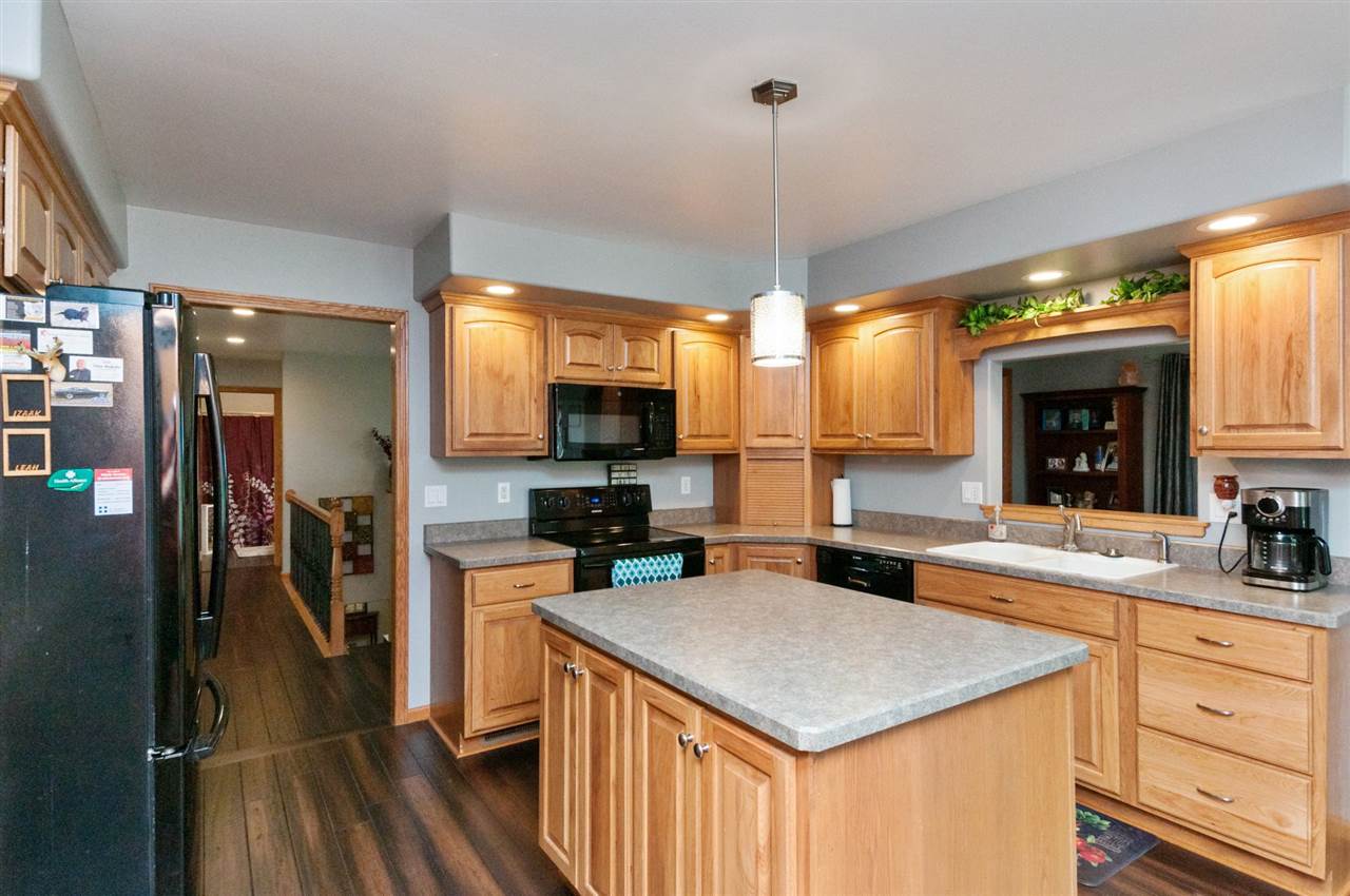 981 Cedar Crest Road Cedar Rapids, IA 52403 - Photo 7 of 26 Gallery Image 7