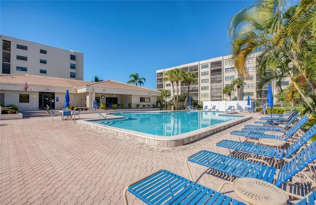 $565,000 | 1312 Pasadena Avenue South, Unit 14, South Pasadena, FL 33707