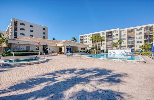 $565,000 | 1312 Pasadena Avenue South, Unit 14, South Pasadena, FL 33707