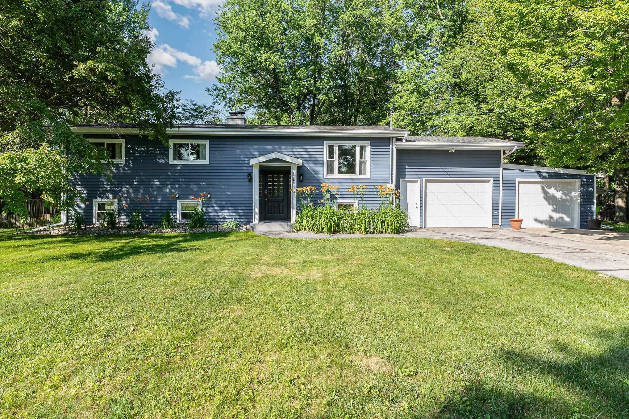 4988 Raymond Road Midland, MI 48642 - Photo 3 of 24
