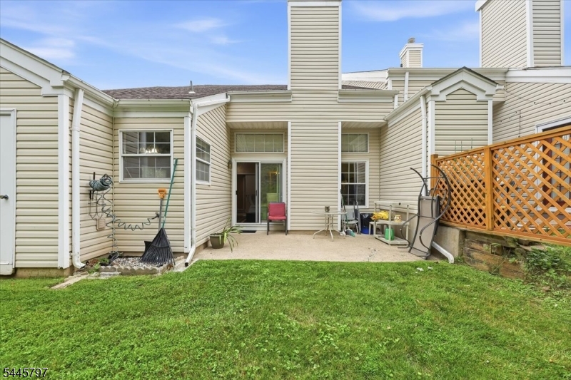246 Long Meadow Road Bedminster, NJ 07921 - Photo 25 of 36