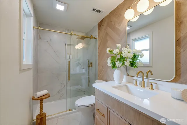 a view of backyard with wooden deck and floor