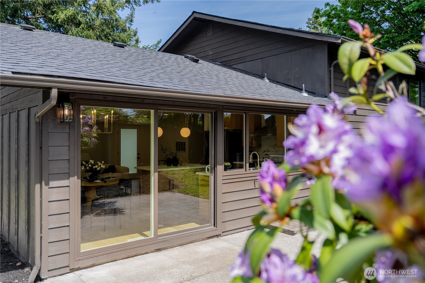 416 221st Street Southwest Bothell, WA 98021 - Photo 35 of 40 a front view of a house