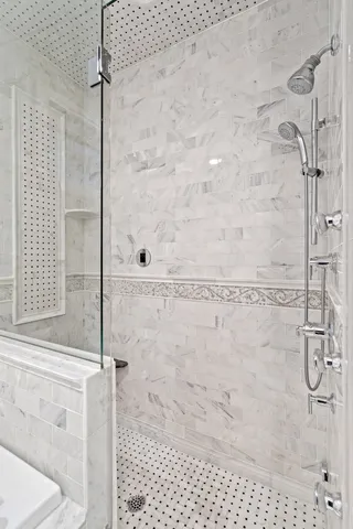 $585,000 | 2424 West Chicago Avenue, Unit 201, Chicago, IL 60622