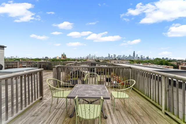 $585,000 | 2424 West Chicago Avenue, Unit 201, Chicago, IL 60622