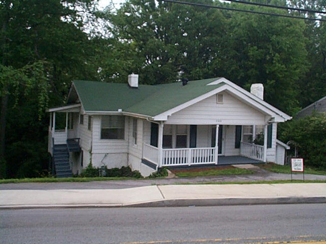 702 Old Dallas Road Chattanooga, TN 37405 - Photo 1 of 1 Primary Photo
