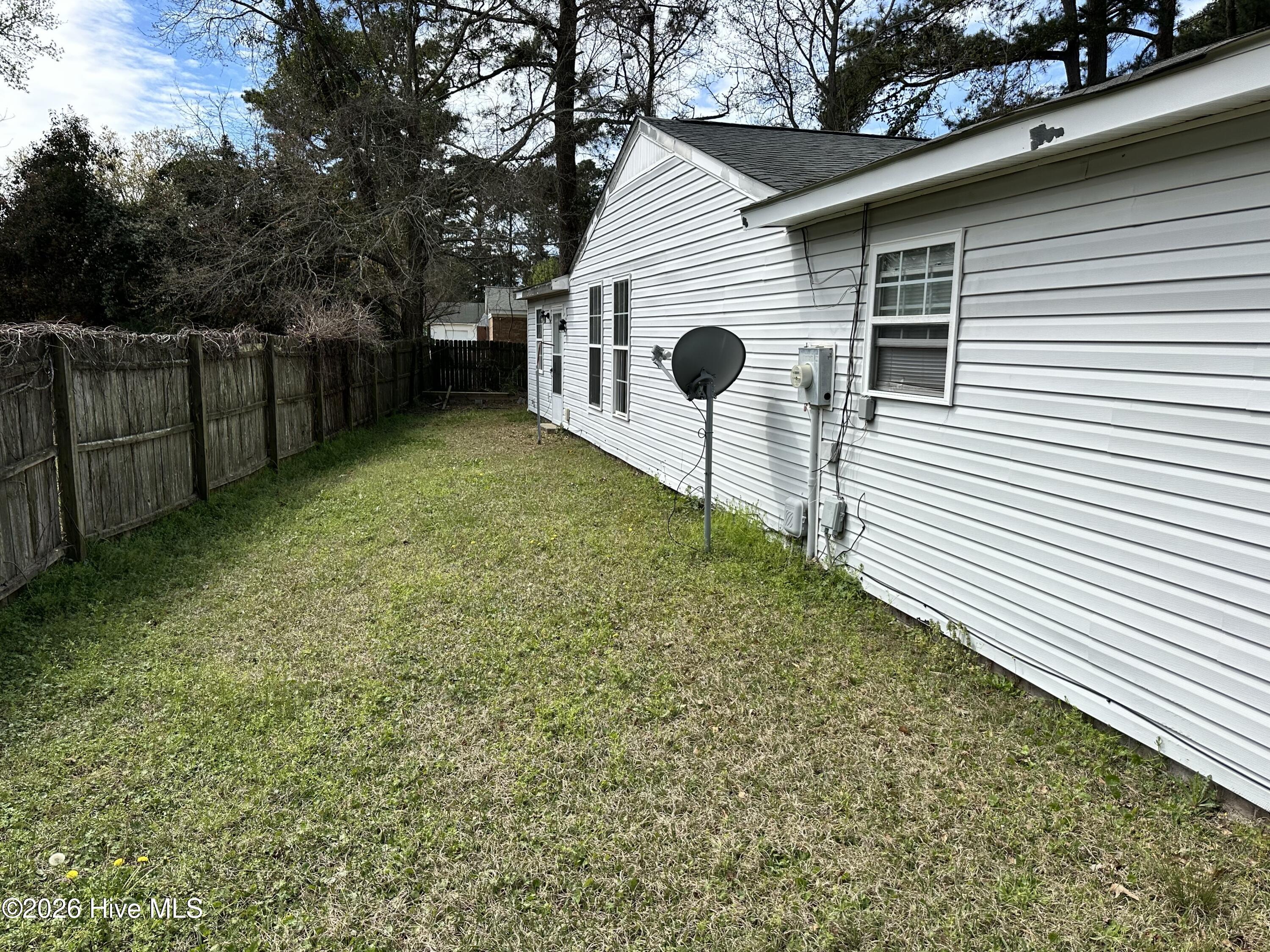 1003 Brynn Marr Road Jacksonville, NC 28546 - Photo 21 of 21 SIDEYARD