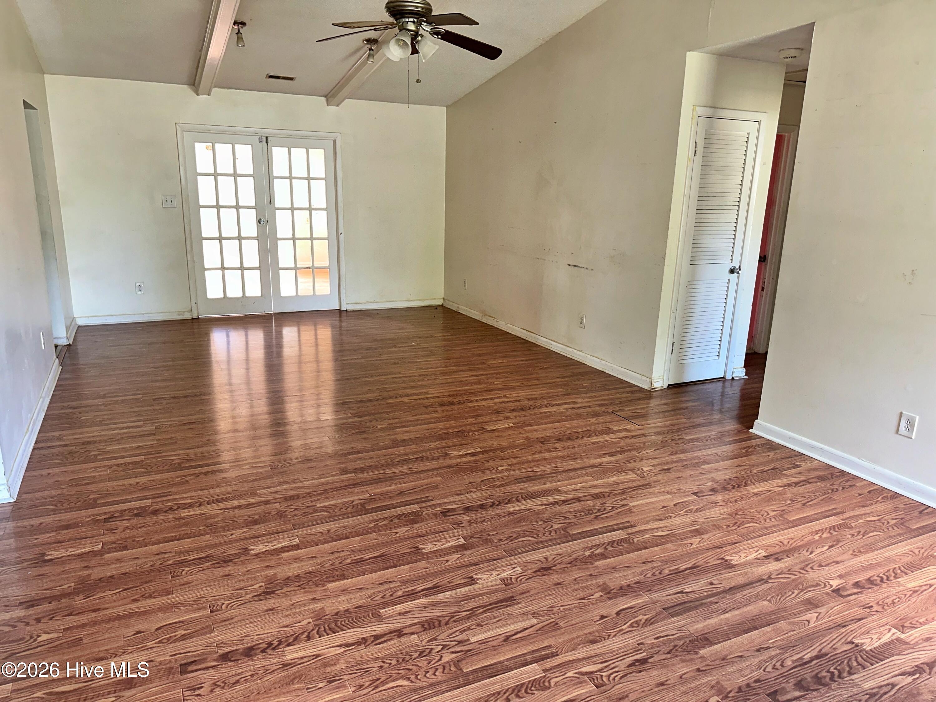 1003 Brynn Marr Road Jacksonville, NC 28546 - Photo 5 of 21 LIVINGROOMB