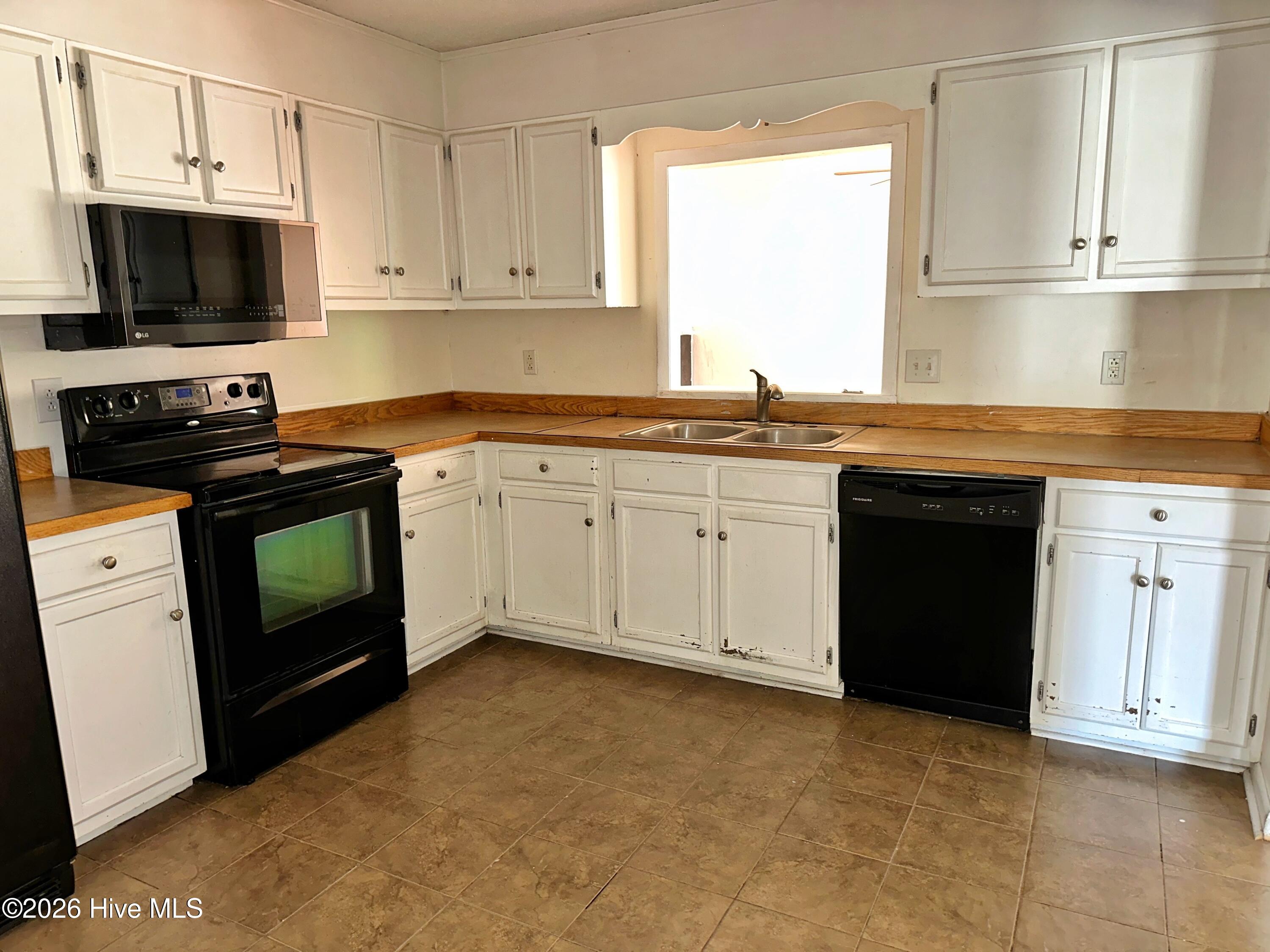 1003 Brynn Marr Road Jacksonville, NC 28546 - Photo 7 of 21 KITCHEN2