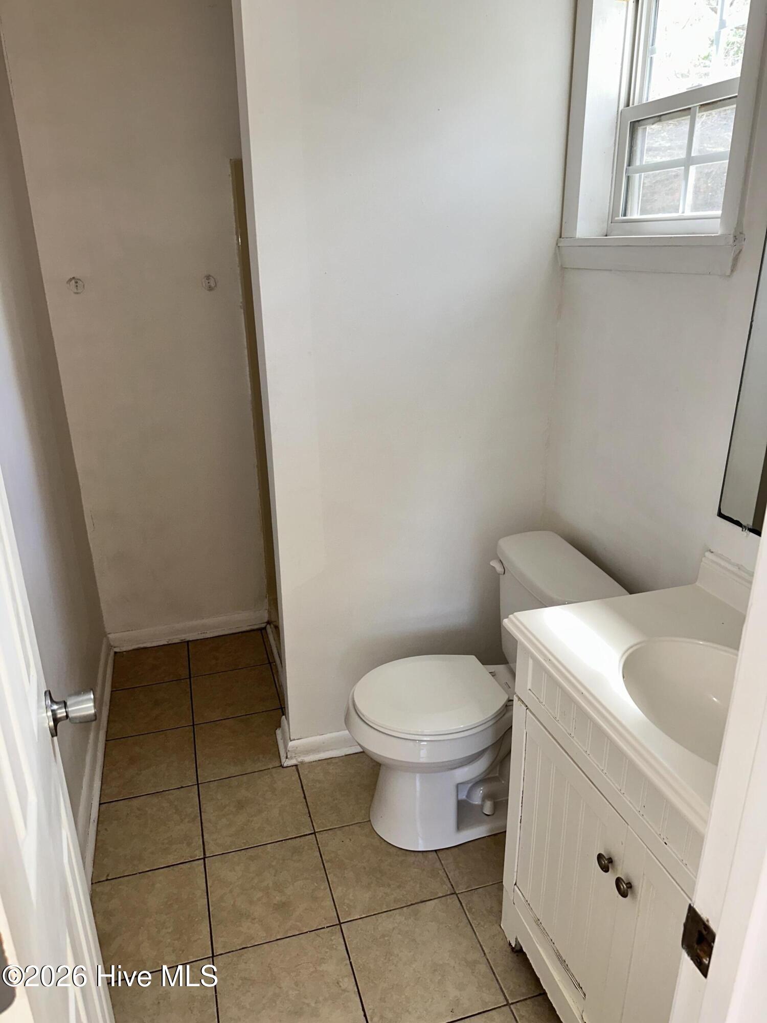 1003 Brynn Marr Road Jacksonville, NC 28546 - Photo 8 of 21 GUESTBATH2