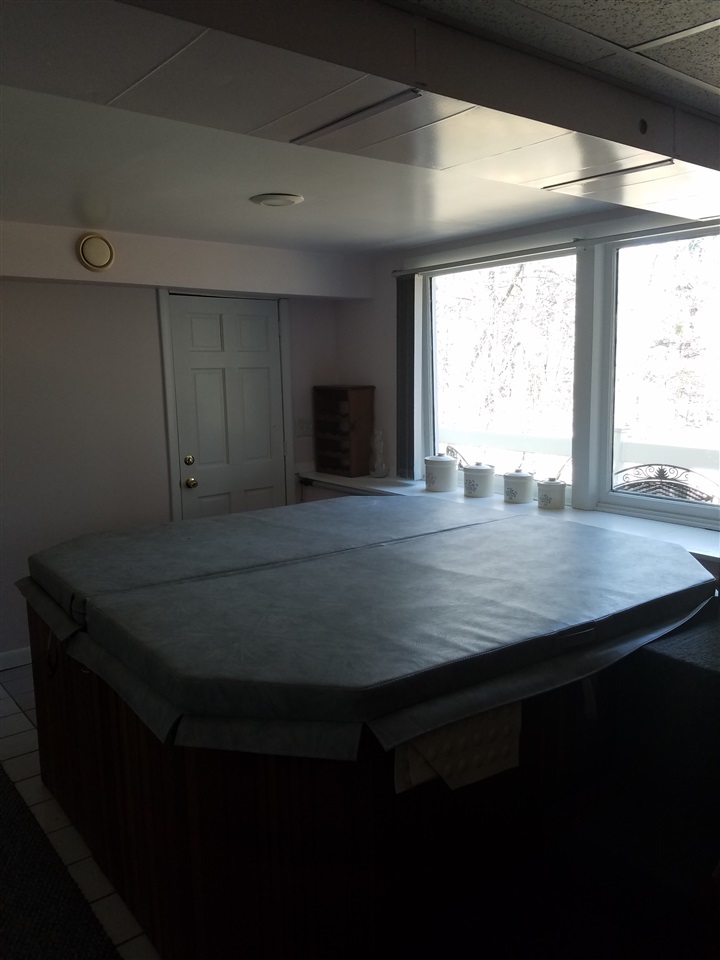 18 Barnesdale Road Nashua, NH 03062 - Photo 18 of 19 Gallery Image 18