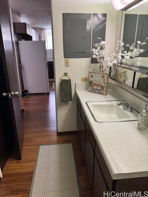 1401 Lusitana Street, Unit 305 Honolulu, HI 96813 - Photo 10 of 17 a bathroom with sink and mirror