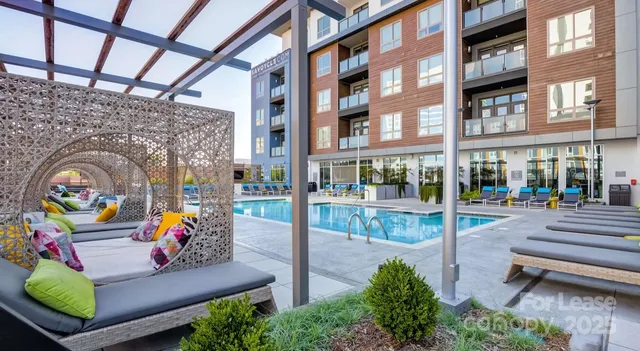 $1,399 | 650 East Brooklyn Vlg Avenue, Unit S1, Charlotte, NC 28202