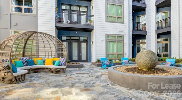 $2,382 | 650 East Brooklyn Vlg Avenue, Unit B1, Charlotte, NC 28202