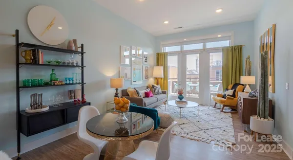 $3,242 | 650 East Brooklyn Vlg Avenue, Unit C1, Charlotte, NC 28202