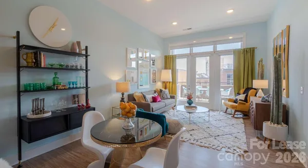 $2,382 | 650 East Brooklyn Vlg Avenue, Unit B1, Charlotte, NC 28202
