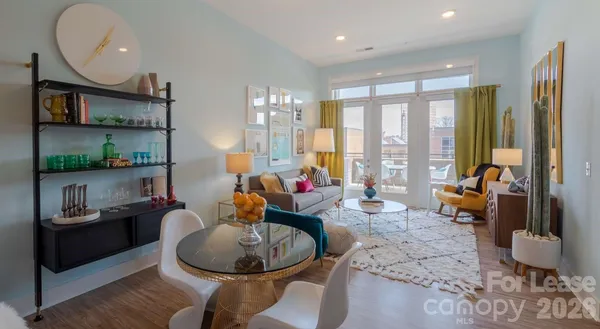 $2,382 | 650 East Brooklyn Vlg Avenue, Unit B1, Charlotte, NC 28202