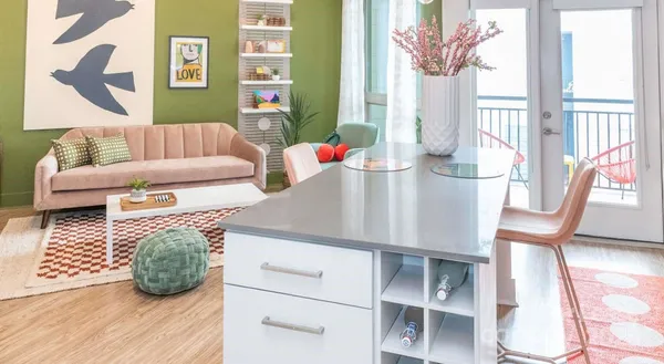 $3,242 | 650 East Brooklyn Vlg Avenue, Unit C1, Charlotte, NC 28202