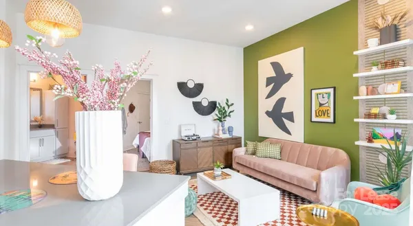 $3,242 | 650 East Brooklyn Vlg Avenue, Unit C1, Charlotte, NC 28202