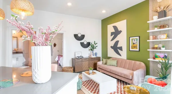 $2,382 | 650 East Brooklyn Vlg Avenue, Unit B1, Charlotte, NC 28202