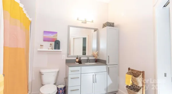 $3,242 | 650 East Brooklyn Vlg Avenue, Unit C1, Charlotte, NC 28202