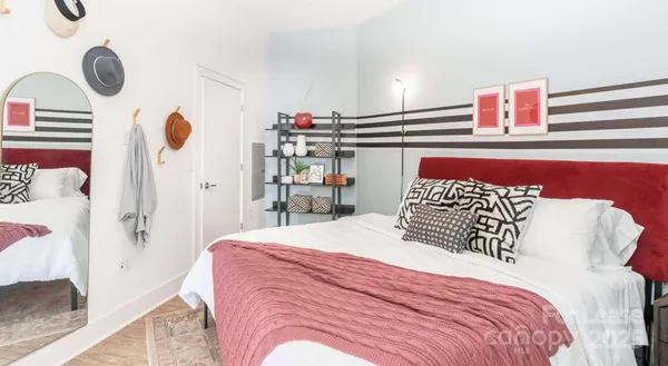 $3,242 | 650 East Brooklyn Vlg Avenue, Unit C1, Charlotte, NC 28202