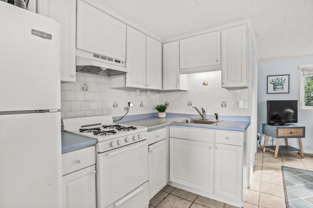 405 Lower County Road, Unit 7/14 Harwich Port, MA 02646 - Photo 6 of 23 Gallery Image 6