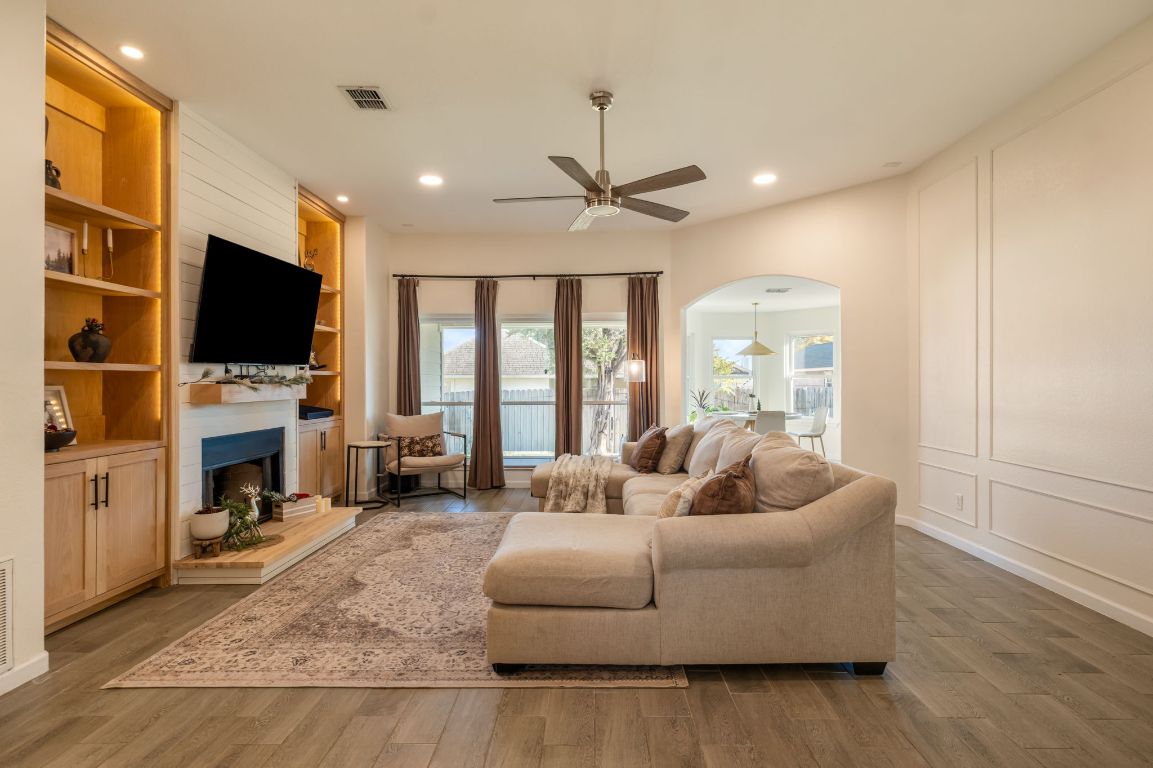 164 Johnnys Way Kyle, TX 78640 - Photo 4 of 24