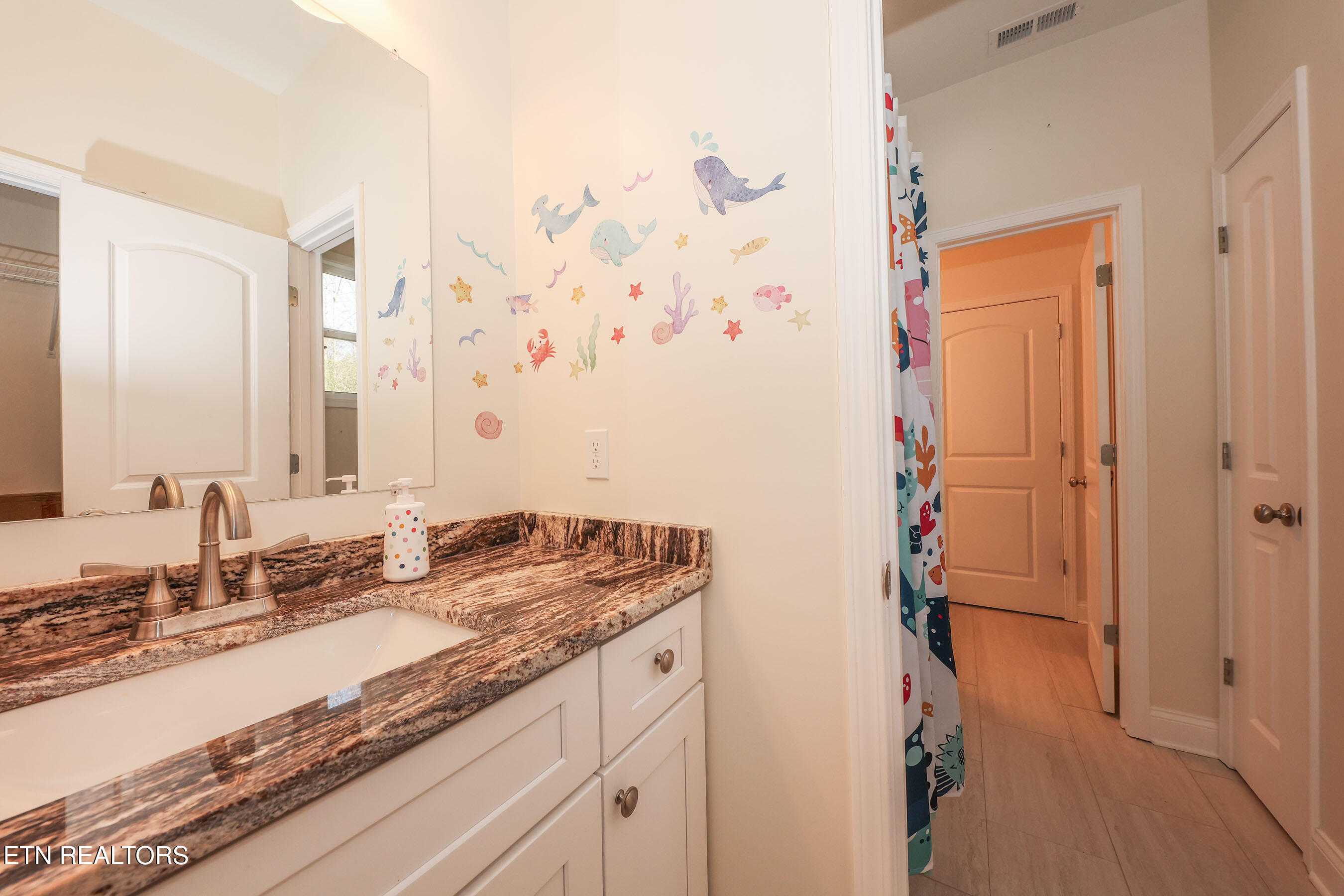 117 Crossroads Boulevard Oak Ridge, TN 37830 - Photo 35 of 52 c75
