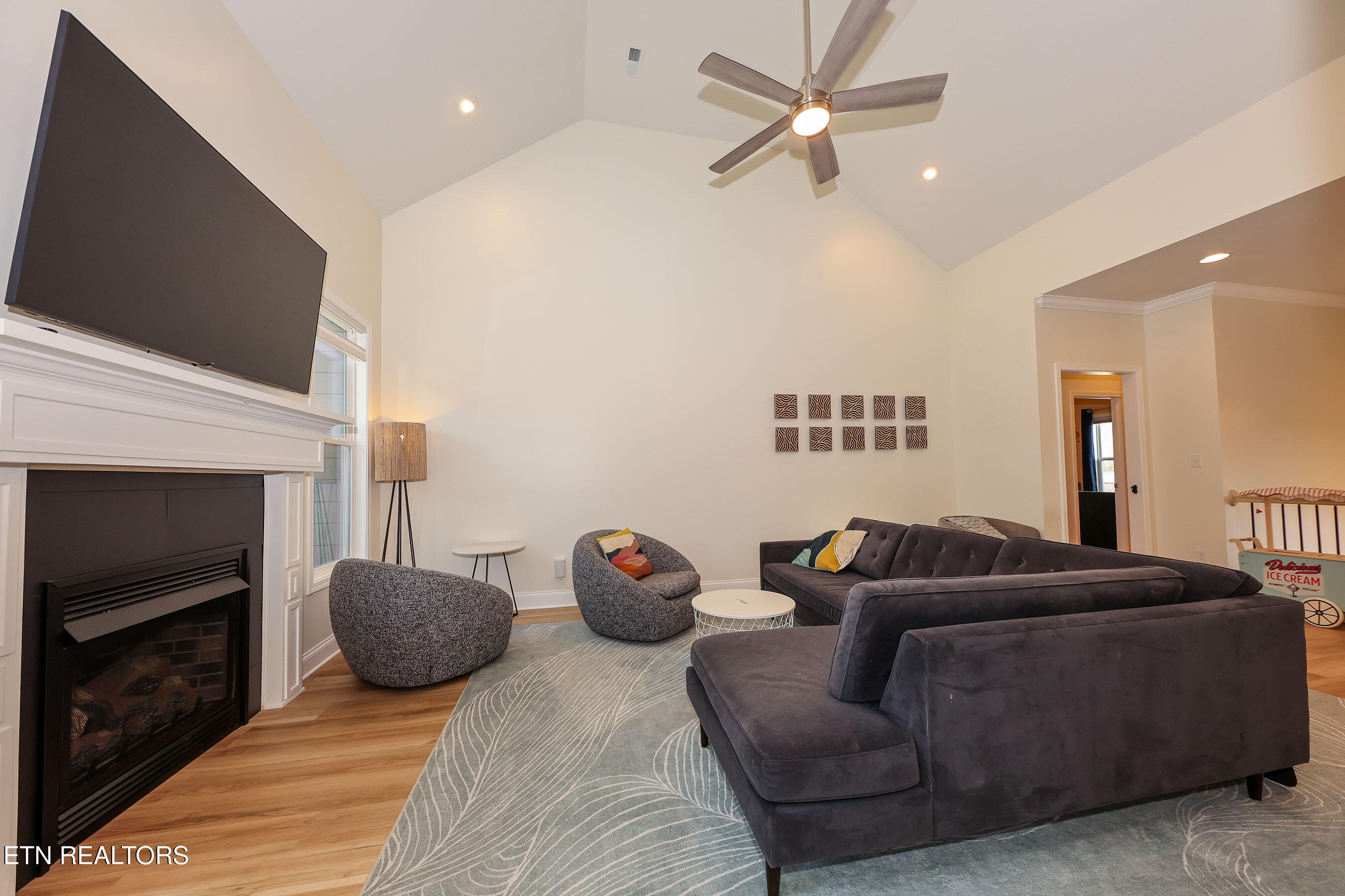 117 Crossroads Boulevard Oak Ridge, TN 37830 - Photo 9 of 14 c27