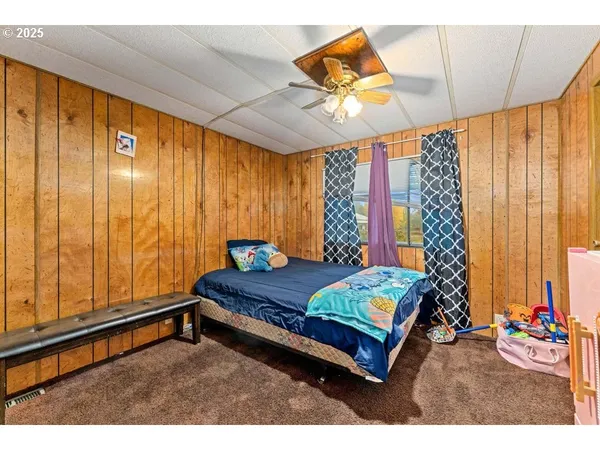 $379,000 | 400 Holmstead Road, Williams, OR 97544