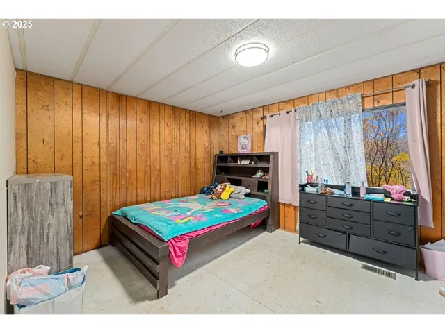 $385,000 | 400 Holmstead Road, Williams, OR 97544