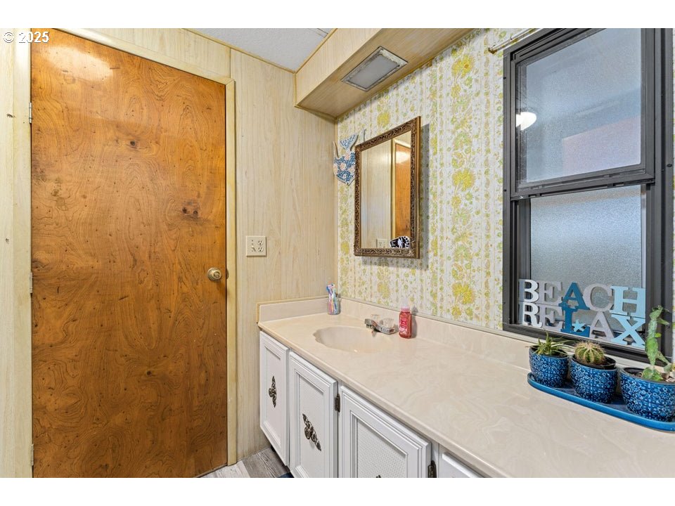 400 Holmstead Road Williams, OR 97544 - Photo 16 of 25