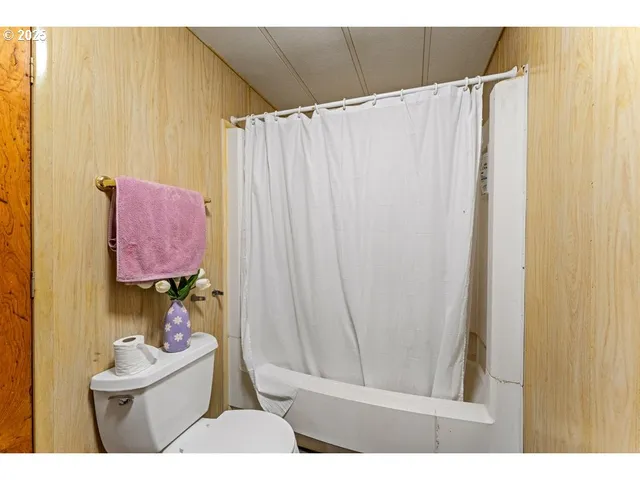 $385,000 | 400 Holmstead Road, Williams, OR 97544