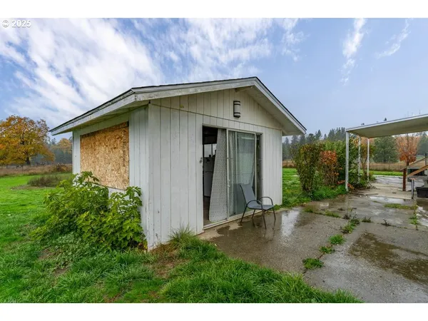 $379,000 | 400 Holmstead Road, Williams, OR 97544