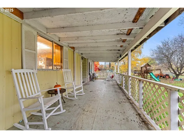 $385,000 | 400 Holmstead Road, Williams, OR 97544