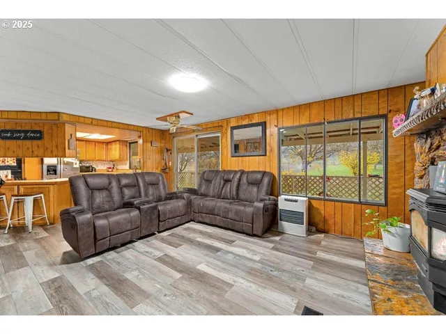 $385,000 | 400 Holmstead Road, Williams, OR 97544