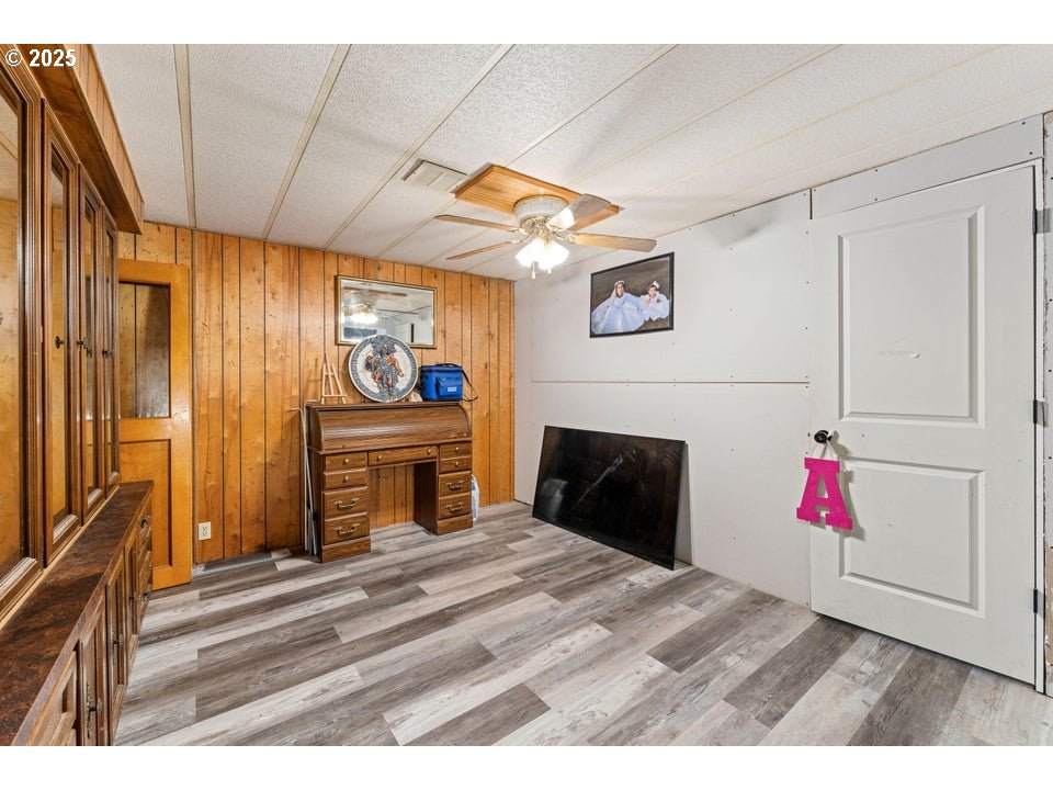 400 Holmstead Road Williams, OR 97544 - Photo 6 of 25