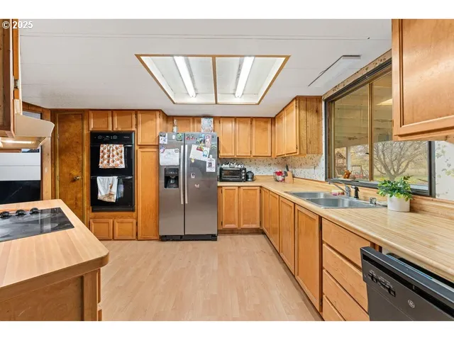 $385,000 | 400 Holmstead Road, Williams, OR 97544